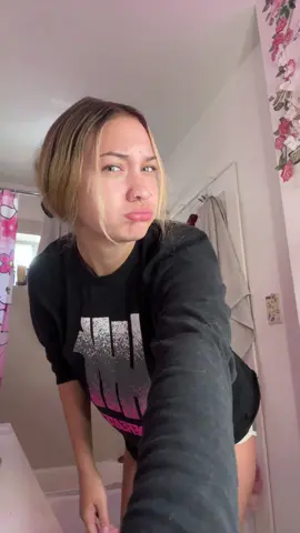 practicing 😭 also im in LA 💃🏼