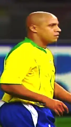 Brasil 1x1 Alemanha 2004 com golaço do Ronaldinho Gaúcho de falta #ronaldinhogaucho #goldefalta #brasil2002☠️ 