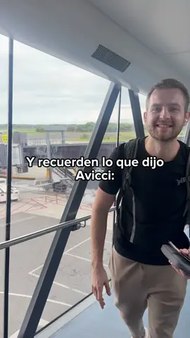 ¿Te imaginas tener la libertad de viajar por el mundo o tomar muchas vacaciones al año mientras generas ingresos en línea? ¡Ya es posible! He recorrido 35 países mientras cierro ventas de alto valor desde mi laptop, y me va súper bien… He creado un video de 13 minutos donde te cuento cómo funciona este modelo de negocio que me permitió lograr este estilo de vida y cómo tú puedes hacer lo mismo 💪🏻 Comenta la palabra ‘’VIDEO’’ aquí y te lo envío 👇🏻