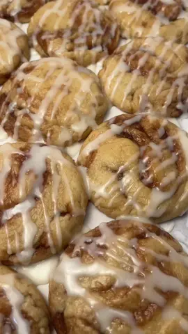 The most incredible Cinnamon Roll Cookies you will ever taste 😍 #cinnamonrollcookies #easycinnamonrolls #cinnamonrollrecipe #cinnamoncookies #snickerdoodles #bestcookierecipe #bestcookiesever #viralcookies #fyp 