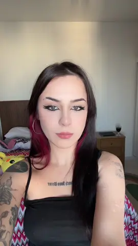 carreguei ela 9 meses na barriga tinha que ser parecida comigo 