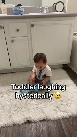 Aww 😩 #babyreaction #babylaugh #babiestiktok #babytiktok 