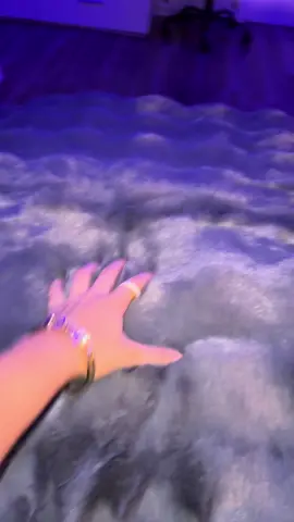 Se siente como una nubecita 🦦 #blanket #cobertores #cama #roomdecor #roommakeover #bed #bedtime #comforter #giftideas #ideasderegalos #regalos 