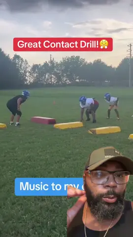 #greenscreenvideo Great Contact Drill!😤 #footballdrills #youthfootball #youthfootballcoach #footballdrill #football 