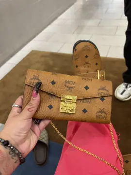 Idk the squear one is so cute tho 21 weeks pregnant 🥹 its so crazy i feel like its going by so fast 