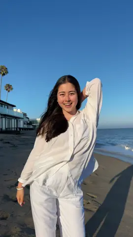 Beach vibes 🤭 #dance #sofimanassyan #viral 