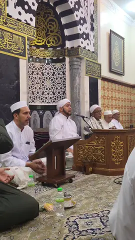 * رَبِّ إِنِّي قَدْ مَدَدْتُ يَدِي  مِنْكَ أَرْجُوْ فَائِضَ الْمَدَدِ TUHANKU, SUNGGUH TELAH KU ULURKAN TANGANKU, DARI MU KUHARAP LUAPAN PERTOLONGAN فَأَعْنِي أَنْتَ مُعْتَمَدِي * بِرَسُولِ اللَّهِ وَالْبَدَوِى MAKA BERI PERTOLONGAN PADAKU, ENGKAULAH TEMPAT BERSANDARKU, DENGAN BERKAT RASULULLAH DAN AL-BADAWIY (Birosulillahi Wal Badawi) #habibsyech #habibsyekh #habibsyechassegaf #habibsyechabdulqodirassegaf #habibsyekhbinabdulqadirassegaf #fyp #fypシ #fypシ゚viral #fyppppppppppppppppppppppp #birosulillah #qosidah #salaf #majelis #barokah #maulid #pecintanabi #sholawat #bustanulasyikin #bustanulasyiqinsolo  #semanggi #surakarta #solo #jawatengah #indonesia #solobersholawat #assegaf #sekumpul #abahgurusekumpul #gurusekumpul 