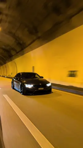 lowrider #fypシ゚ #bmwm #m4 #f82 #roller #bmw #mpower #bimmer #goviral 