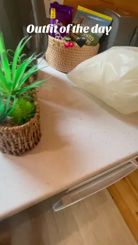 outfit of the day🫶🏻🫶🏻 #OOTD #outfitideas #fashiontiktok #OOTD #maxiskirtoutfit #stradivarius #asosdesign #asos #foryoupage #foryou #sheinuk @Áine Flynn 