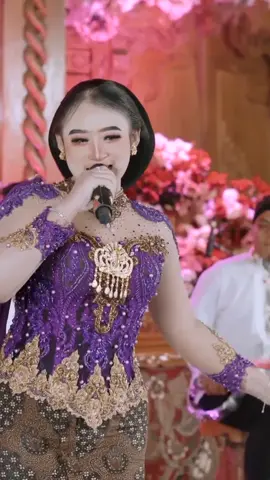 melek o sayang aku sing berjuang nibo nangi pontang panting ben ra kurang  #nikensalindry #sigar #anekasafarirecord #anekamusic #safarirecords #music #dangdut  #musicstory #storywa #nikensalindri #nikensalindryterbaru #terbaru 