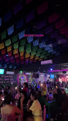 Un viernes increíble con la bella cantante @BriciaOficial 🤩💕 #despechadawomensbar 