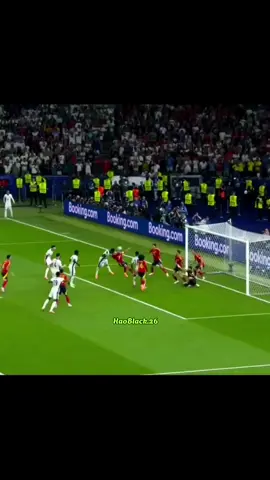 The art of defending ⚽️🏆 #theartofdefending #edit #footballskills #xuhuong #fyp #viral #footballedit #haoblack.26