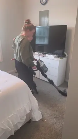 the messier your house is, the better i feel about myself 🤣 #cleanwithme #cleaning #cleaningeoutine #sahm #momof2 #stayathomemom #realisticclean #realisticmomlife #momlife #deepclean #reset #sundayreset #cleanwithme #cleaningmotivation #cleaningtiktok #cleaningtips #housereset #homereset 