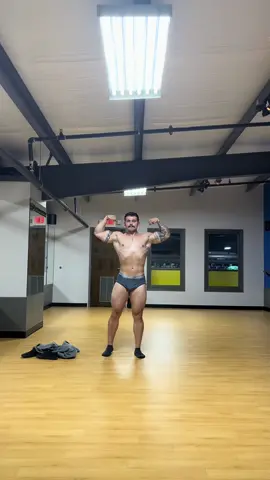 All about the walk up🫡 • • #Fitness #bodybuilding #gym #flex #fyp #menshealth #motivation 