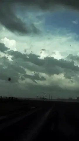 Intense moments extremely close to a tornado!  #stormchaser #stormchasing #storm #weather #wx #tornadowarned #tornado #tornadoes #twisters #twister #severeweather #tornadooutbreak #closerange #closeup #insane 