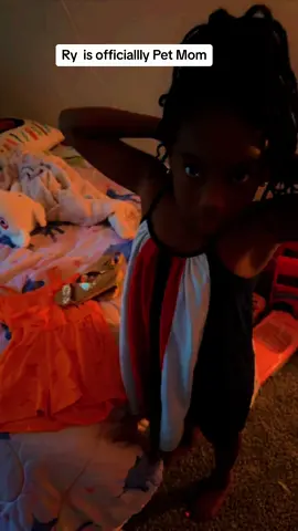 Ry is officially a Pet Mom . #parrotsoftiktok #fancyparekeet 