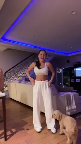 callie didnt wanna be apart of this one #fullout #dance #allwhitefit #whitesweats #tiktokdance #whitesportsbra #blueleds 