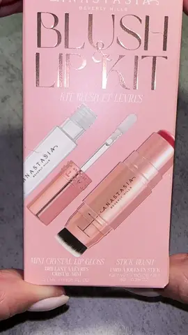 All you need😮‍💨😮‍💨🩷🩷🪄🪄🪄 #fyp #blushlip #blush #lipgloss #blushhack #blushtrend #lipglosses #gloss #fypシ゚viral #foryou #tiktok #tiktoker #reels #anastasiabeverlyhills #ABH #Sephora #Lip #makeup #recommendations #combo 