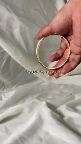 Napakaganda!!! Buti nalang nagpabudol ako nito! Lakas maka-sosyal 😩🫶🏻 #bangle #bangles #bangleslover #goldbangle #goldbangles 
