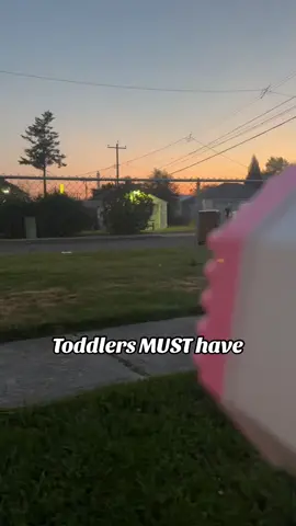 Perfect for this warm outside weather! Its a toddler must have!! #bubblegun #toddlersoftiktok #MomsofTikTok #momlife #bubbles #fyppppppppppppppppppppppp 
