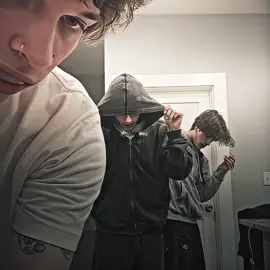 #STURNIOLOS : matt is the intro is so addicting | sorry if the quality is bad ! • Topaz : [.divineaep] {unreleased} • Quality : [otis.aep] • Twixtor : [.divineaep] {unreleased} • X-Shake : [sturniolofxs] • X-Directional Blur : [sturniolofxs] • Panning : [.divineaep] {unreleased} • cc : [.divineaep] • ib : [grandpastarkey] • format : 1080x1080 {1:1} & 60 FPS • scenepack : [sturniolos_scp & st7nioloscenes] • moots : @bamonstriology@gr4vyardoriginal@cubify.aep@1tsm3rcury@scarledtx@cub1f3y@varityaep@fhjw..aep@dylxnzqsw@mutxntrilogy@brzstn.vsp@starzffx • tags : #nicksturniolo#nicksturnioloedit#mattsturniolo #mattsturnioloedit #chrissturniolo #chrissturnioloedit #sturniolotriplets#divineaep #fyp #edit #aftereffectsedits