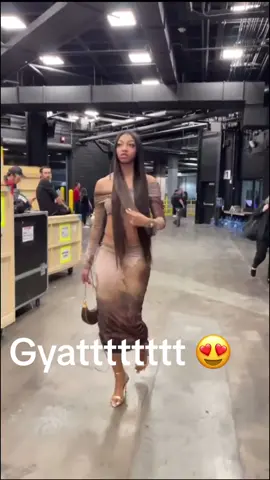 She cant be a basketball player 😭😭😂#fyp #fypシ゚viral #viral #trending #WNBA #angelreese #model #wnbaallstar #baddie #hottie #tiktok 