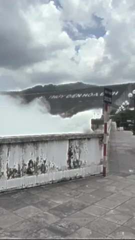 Xem cửu long thành trại về cứu bị mê cái nhạc này