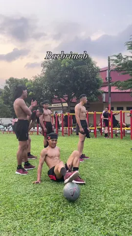 #fyp #fypシ #fypシ゚viral #abdinegara #shirtless #sexy #sixpack #abs #polisiganteng #brimob #tentara #polisi #tentaraganteng #aau #aal #akmil 