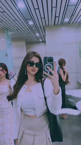 #CapCut #templateforyou #mirrorstrendingforu #mirrors #aesthetic #templateforyou #templatecapcuttrending #fypppppppppppppppppppppppppppppp #trendinggggggggg #treeeeeeeeeeeeeeeeeend #mirrorselfie #fypシ゚viral #trendy 