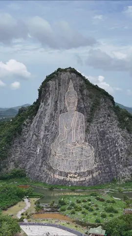 The amazing Laser Buddha Pattaya khao Chi Chan book through Pattayacentral.com  #pattayatours #pattayatour #khaochichan #pattayacentral #Pattaya 