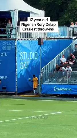 🤯 WTH is this! I’ve never seen some one throw it as long as this! Some super power from the 17-year-old Nigerian Tunde Akomolede. 💪 #football #Soccer #nigeria #africa 