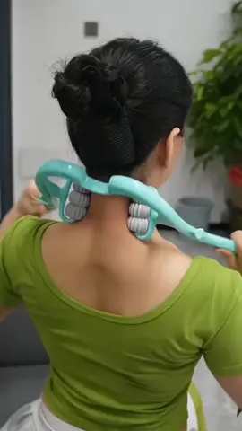Neck Massager, 6 Wheel Roller, Handheld Manual Cervical Rolling Massager For Muscle Relaxation #tiktokmademebuylt #trends #rationalrelief #painrelief #neckroller #neckmassager https://playsmartemporium.com/products/neck-massager-roller