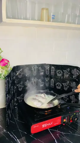 Aluminum Foil Oil Splash Guard to protect your kitchen walls from oil stains!  #oilsplashguard #aluminumfoiloilsplashguard #kitchenhack #fyp #foryourpage #viral #tiktokph #affiliate #trending #product #tiktokshopphilippines