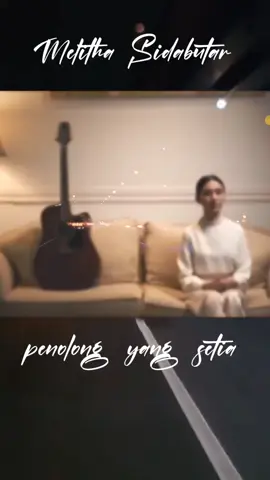 janganlah takut,  sebab Aku menyertai engkau janganlah bimbang, sebab Aku ini Allahmu; Aku akan meneguhkan,  bahkan akan menolong engkau; Aku akan memegang engkau  dengan tangan  kanan-Ku yang membawa kemenangan. 