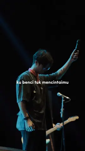 Ada yang merasa Galau?~~  Dikta - Benci Untuk Mencintaimu (Dipopulerkan Oleh Naif)  #cover #dikta #diktawicaksono #mastata #masdikta #foryoupage #galau #jimbondikta #storiesdikta @diktawicaksono 