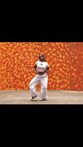 #pétichallenge 🧡 #dance #dancersoftiktok #fy #fyp #foryou #mauritius #mauritiantiktok #poutwa #parati #pourtoi #foryourpage #energy #outfit #white #style 