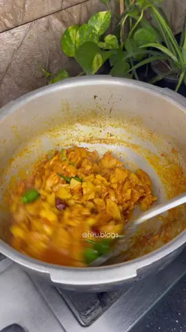 This is how i make Teenday ki Sabzi 😍 Save this Revipe to try later 🧡 Ingredients: ✨Oil as required ✨Onion - 1 ✨Ginger 1-tsp  ✨Salt to taste ✨Coriander powder 1-tsp ✨Turmeric half-tsp  ✨Red Chilli Powder 2-tsp ✨Tomatoes 4-5 ✨Tinday (Round Gourd) 1-kg ✨Whole Red chillies  ✨Green chillies ✨Fresh coriander leaves  Directions: -In any pan, add oil & onion , fry until golden brown. -Add Ginger & all the spices mentioned above. -Add Tomato paste, cover & cook untill tomatoes are soft. -Add Tinday (Rich Gourd) , cover & cook untill tender. -Cook untill oil separates. Garnish with some fresh coriander leaves & green chillies. Enjoy 😍 #foryou #foryoupage 