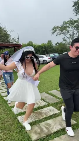 La mejor decisión fue hacerlo en parejas 🥳🤍🥰 #despedidadesolterosmixta 🫶🏻