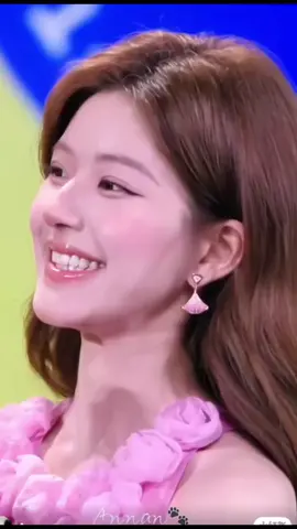 cận cảnh nhan sắc của Triệu Lộ Tư 😭 #zhaolusi #trieulotu #赵露思 #viral #abcxyz #fyp #trending #Rosy #trending #CapCut 