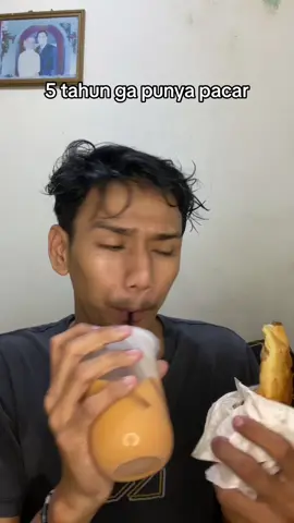 sedihh banget ga ngunyah seharian