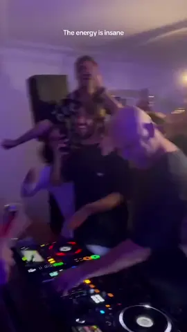 The energy of the crowd says it all! Last night was epic @vanjeemusic thank you #saintropez 🙌🏻💥 #music #dj #night #Summer #dance #france 