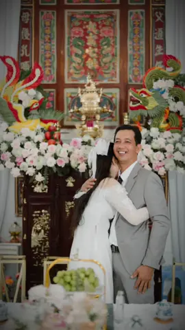 #CapCut Nụ cười rạng rỡ của Ba chúc mừng con gái xuất giá ♥️LoveBa #fypシ #lyrics #damcuoimientay #bavacongai 