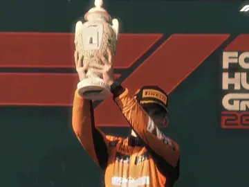 such a bittersweet podium🧡 mclaren treated the situation unprofessionally but still so happy for oscar ————- 🎧- Champage Coast by Blood Orange 🎨- @𝐒  Scp- @annalise⁵⁵  —————- #formulaone #mclaren #oscarpiastri #mclvfx #foryoupage #fyp  —————-                                     @✮ @anni⁴ ⁸¹ ¹⁶ @𝗰𝗼𝘂𝗿𝘁𝗻𝗲𝘆🏎️ @dais⁸¹ @F1.edits⁸¹-⁴ @hope ⁸¹ @Lando norrises fave 🏎️ @lily ⋆ ˚｡⋆౨ৎ˚ @lily⁸¹ 🏎️ @𝐋𝐢𝐯⁴ @luna ?! @mal¹⁶ ⁵⁵ @melina @mollie ⋆౨ৎ˚⟡˖ ࣪ @quckey¹⁶ 🏎️ @sammy⁴🏎️ @tere¹⁰ ⁵⁵ @travis ⁴ 