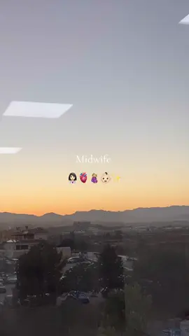 Ojala poder decirle a la Teresa que no entró en medicina que la vida tenía otros planes para ella 👩🏻‍⚕️🤰🏼✨ #matrona #midwife #nurse #enfermeria #fyp #parati #parto #paritorio #viral 