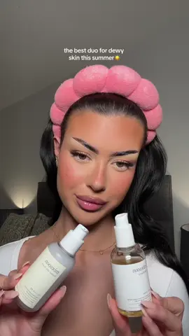 The skin duo that has everyone talking🤭 use Mixsoon Bean Essence and Soybean Milk Serum together for the ultimate glow this summer☀️💕 #skincareroutine #makeupprep #grwm #mixsoon #koreanskincare #summerskincare ad