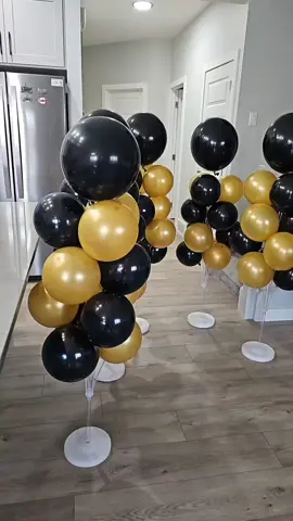 #balloon #balloondecoration #balloonstand #birthday #party #blackandgold 