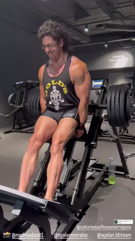 Gemelos en maquina hack hammer 😎#esteveinsacosta  📸@josepinsacosta  📰#culturismoyfitnesstarragona  👨‍🏫@Alberto Galán  🏛️#fitnessparklafira / @Fitness Park España / @Fitness Park Officiel  #equipofitnessparklafira #bodybuilding #dodybuildingmotivation #bodybuildinginprogress #fitnessparkspain #fitnessparkofficiel #fitnessparkreus 