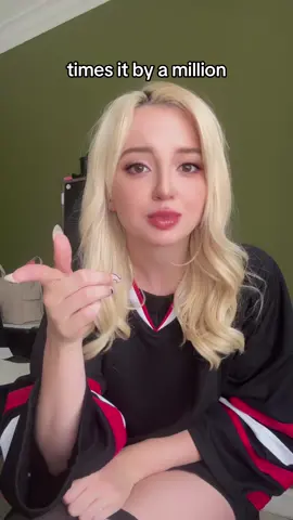 Its none of my business #LoveIsland #sportsgirl #blondesdoitbetter 