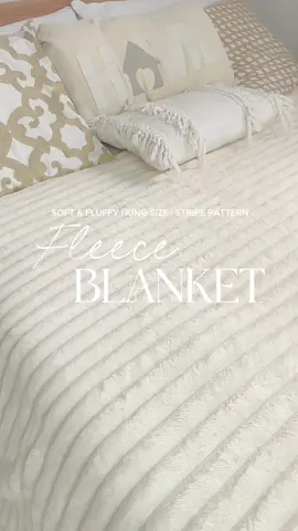 Cozy and perfect this cold weather! ☁️ King size,  super soft at makapal #fleeceblanket #camacouture #throwblanket #aestheticblanket #bedroomessentials #bedroomdecor 
