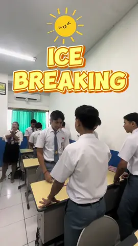 New Ice Breaking before class begin after long holiday, have fun with Ms Dee class #fyp #viral #icebreakingseru #icebreaking #englishteacher #creativeteacher #anaksma #serunyabelajar 